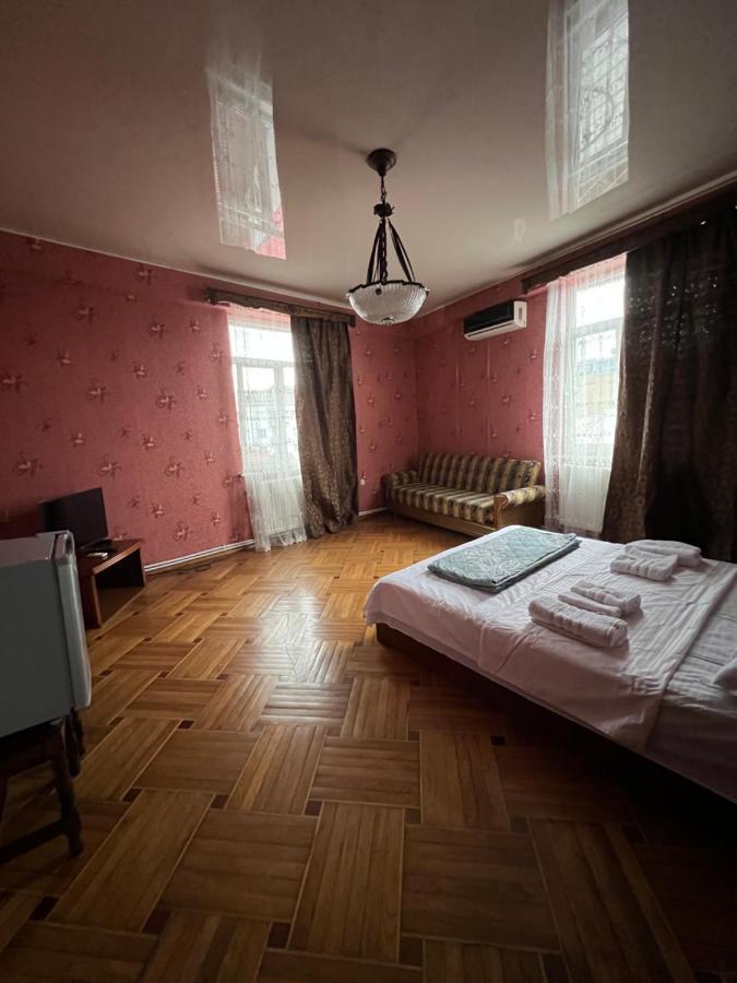 Twins Guest House Batumi Exterior photo